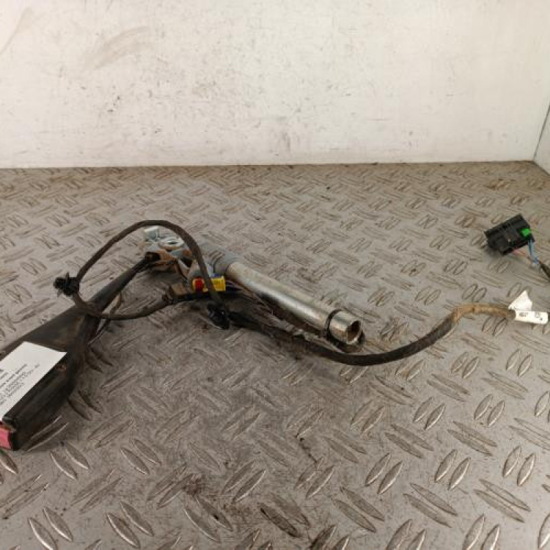 Attache ceinture avant gauche RENAULT KANGOO 2