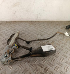 Attache ceinture avant gauche RENAULT KANGOO 2