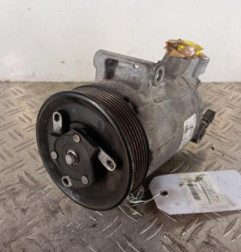 Compresseur clim VOLKSWAGEN POLO 5 Photo n°1