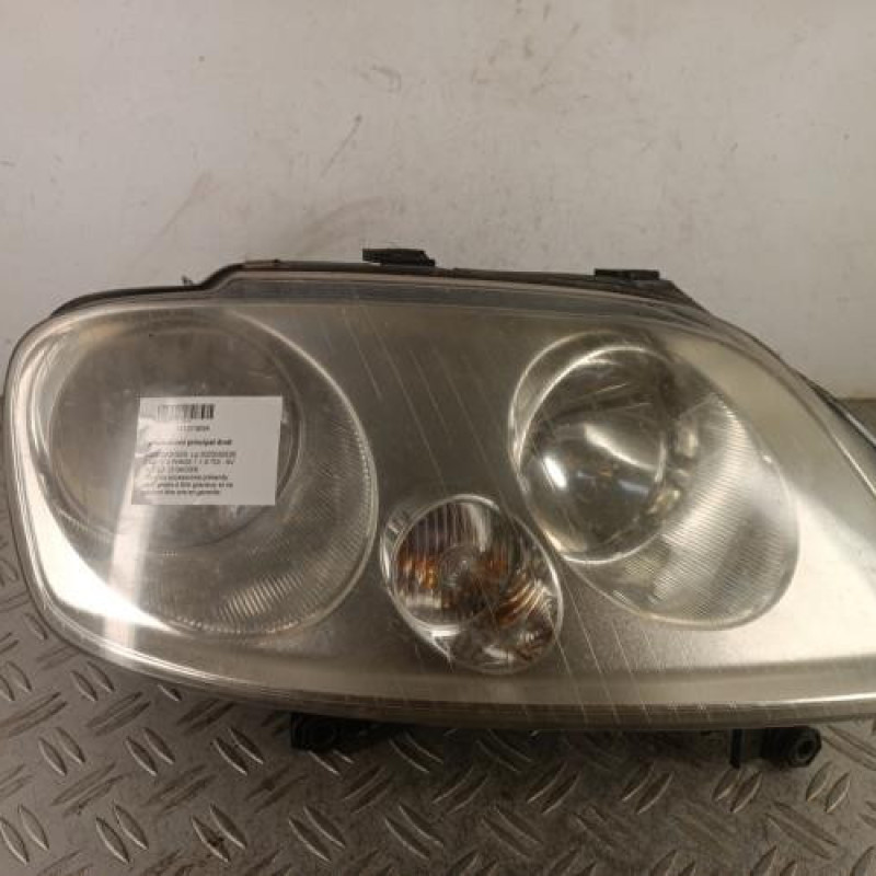 Optique avant principal droit (feux)(phare) VOLKSWAGEN CADDY 3