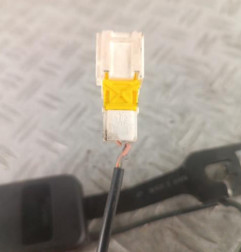 Attache ceinture avant gauche PEUGEOT 207 Photo n°3