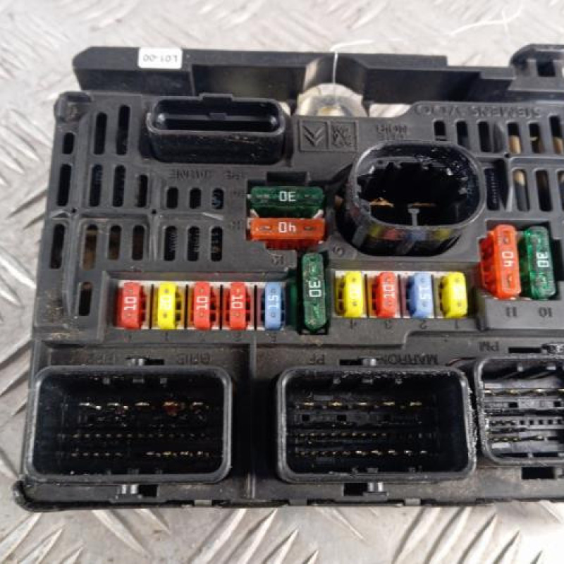 Boitier servitude moteur (BSM) PEUGEOT 407 Boitier servitude moteur (BSM) PEUGEOT 407