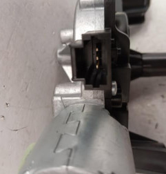 Moteur essuie glace arriere PEUGEOT 208 2 Photo n°3