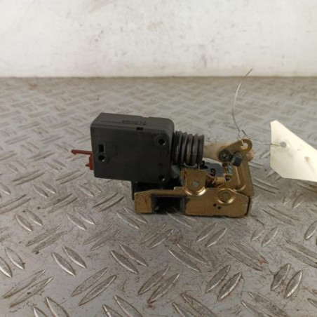 Serrure avant droit CITROEN SAXO