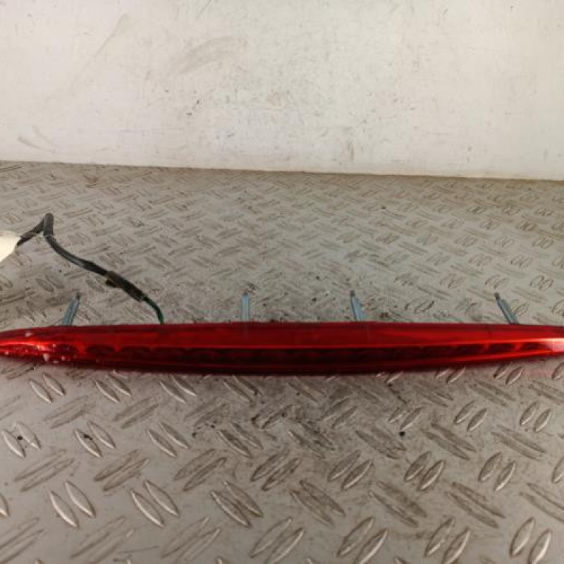 Feu arriere stop central HYUNDAI I 30 2