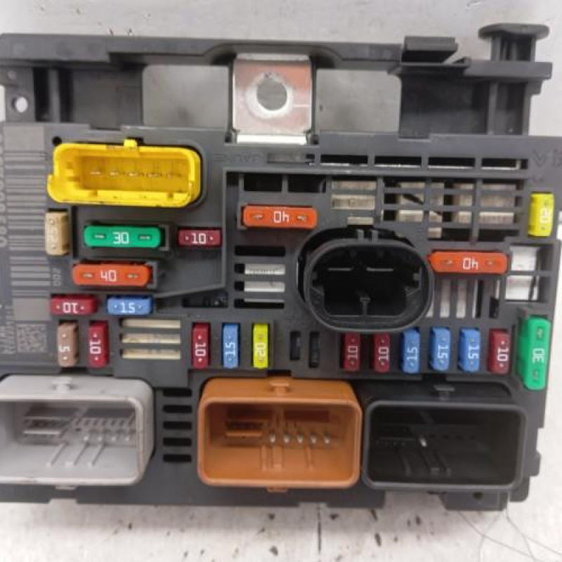 Boitier servitude moteur (BSM) PEUGEOT 5008 1