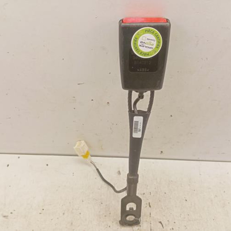 Attache ceinture avant droit PEUGEOT 5008 1