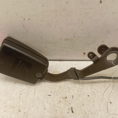 Attache ceinture arriere gauche PEUGEOT 5008 1