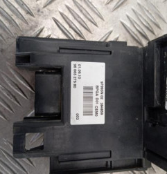 Porte fusible PEUGEOT 5008 1 Photo n°4