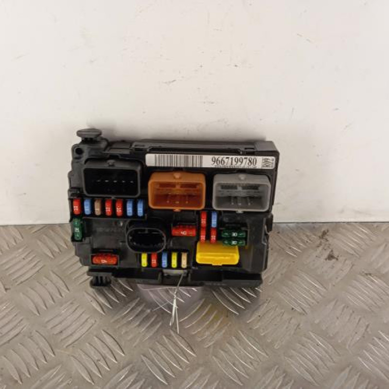 Boitier servitude moteur (BSM) PEUGEOT 207 Boitier servitude moteur (BSM) PEUGEOT 207