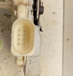 Serrure arriere gauche AUDI A4 2 Photo n°3