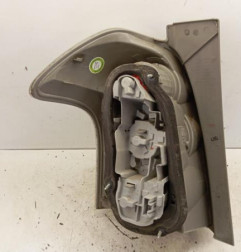 Feu arriere principal droit (feux) TOYOTA COROLLA VERSO 2 Photo n°4