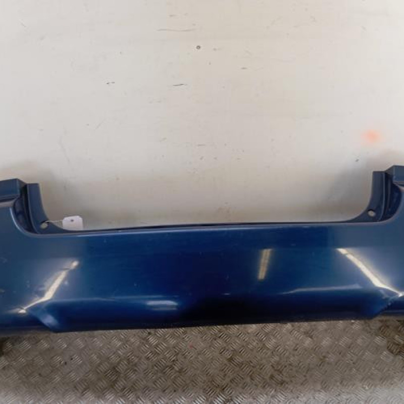Pare choc arriere TOYOTA COROLLA VERSO 2