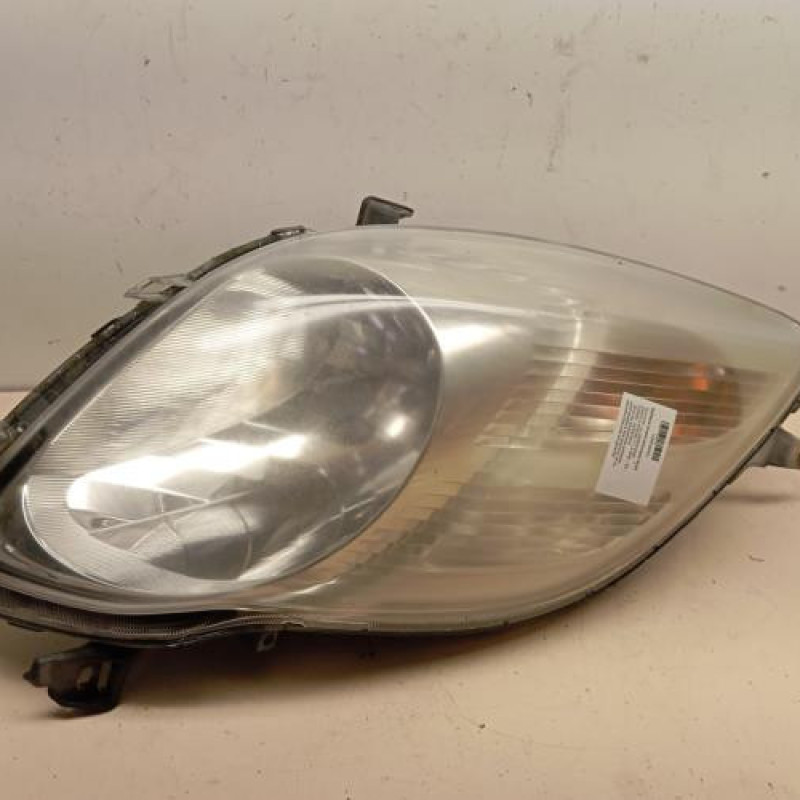 Optique avant principal droit (feux)(phare) TOYOTA YARIS 2