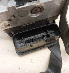 Bloc ABS (freins anti-blocage) RENAULT MEGANE 3 Photo n°3