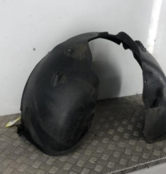 Pare boue avant gauche PEUGEOT 208 1