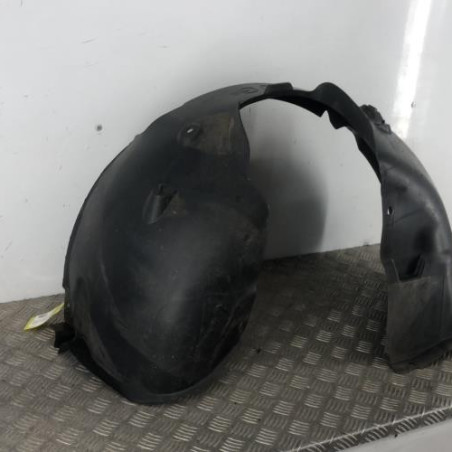 Pare boue avant gauche PEUGEOT 208 1