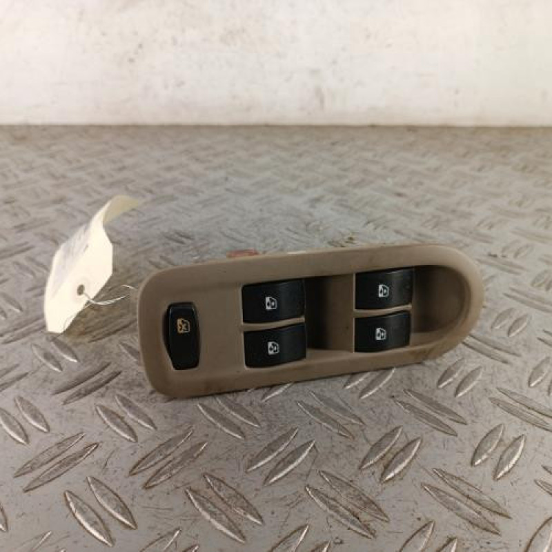 Interrupteur de leve vitre avant gauche RENAULT SCENIC 2