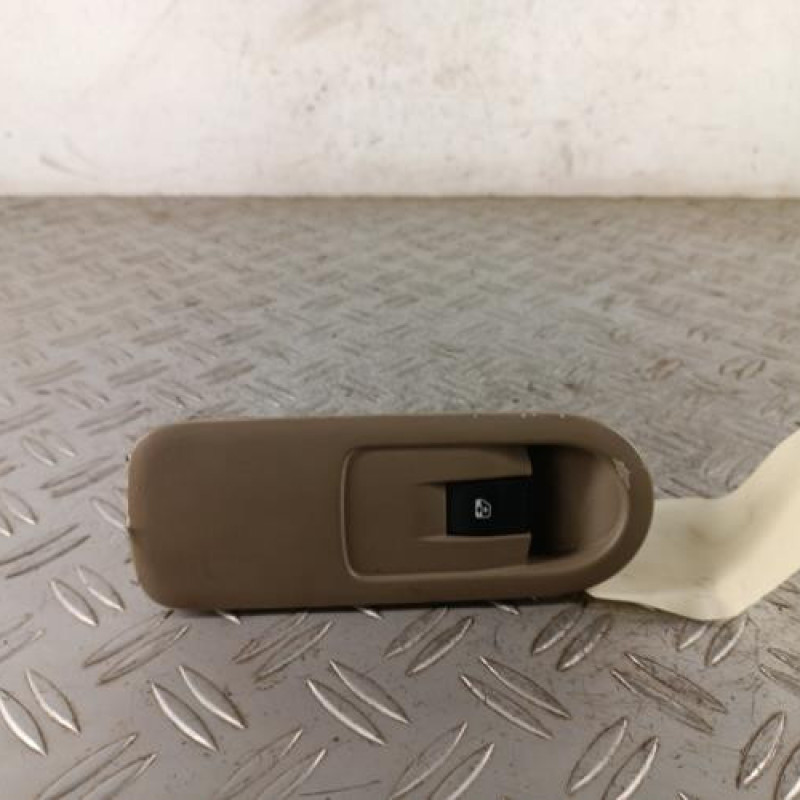 Interrupteur de leve vitre avant droit RENAULT SCENIC 2
