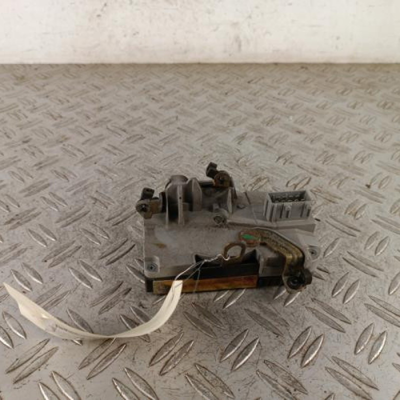 Serrure avant gauche PEUGEOT 206