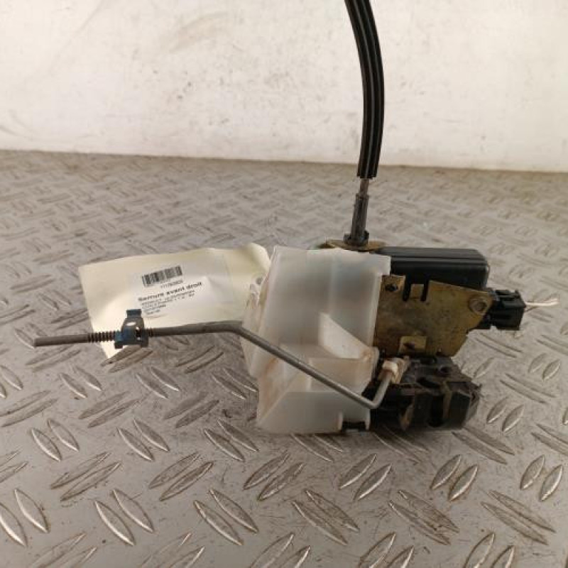 Serrure avant droit RENAULT CLIO 2 Serrure avant droit RENAULT CLIO 2