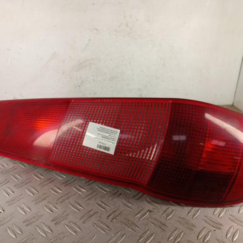 Feu arriere principal gauche (feux) FIAT PUNTO 1