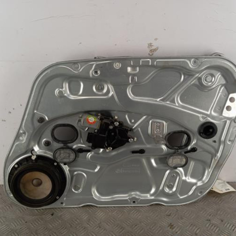 Leve vitre electrique avant droit HYUNDAI I 30 1