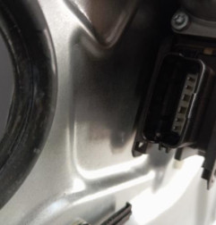 Leve vitre electrique avant droit HYUNDAI I 30 1