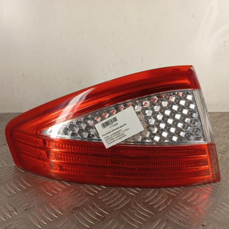 Feu arriere principal gauche (feux) FORD MONDEO 3 Feu arriere principal gauche (feux) FORD MONDEO 3