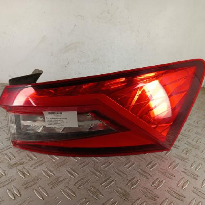 Feu arriere principal droit (feux) SKODA KODIAQ Feu arriere principal droit (feux) SKODA KODIAQ