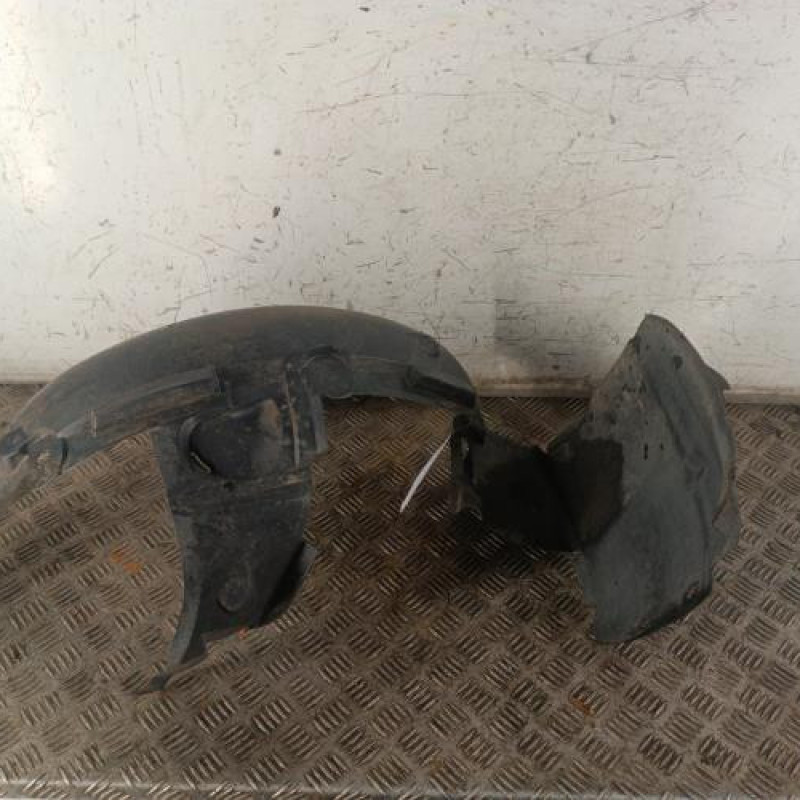 Pare boue avant gauche RENAULT CLIO 2 Pare boue avant gauche RENAULT CLIO 2
