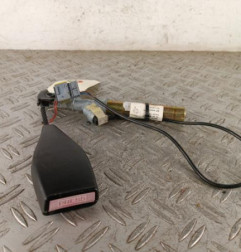 Attache ceinture avant droit RENAULT CLIO 2 CAMPUS