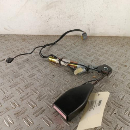 Attache ceinture avant gauche RENAULT CLIO 2 CAMPUS