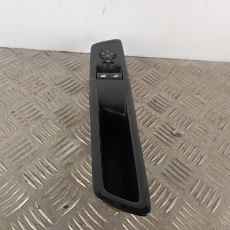 Interrupteur de leve vitre avant gauche CITROEN JUMPY 3 M