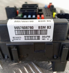 Boitier servitude moteur (BSM) CITROEN XSARA PICASSO Photo n°3