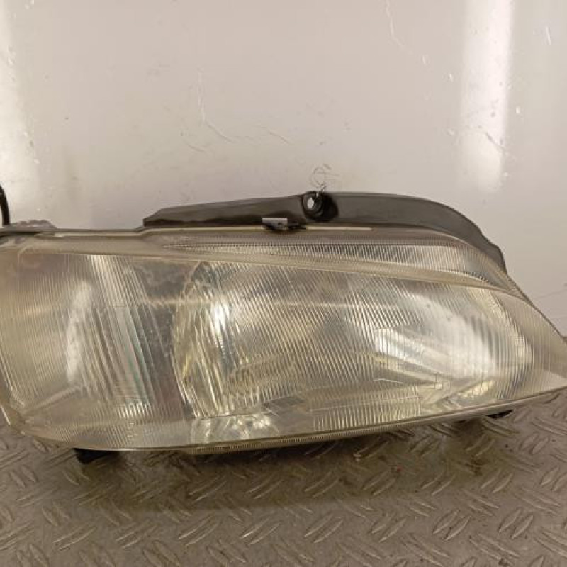 Optique avant principal droit (feux)(phare) PEUGEOT 106