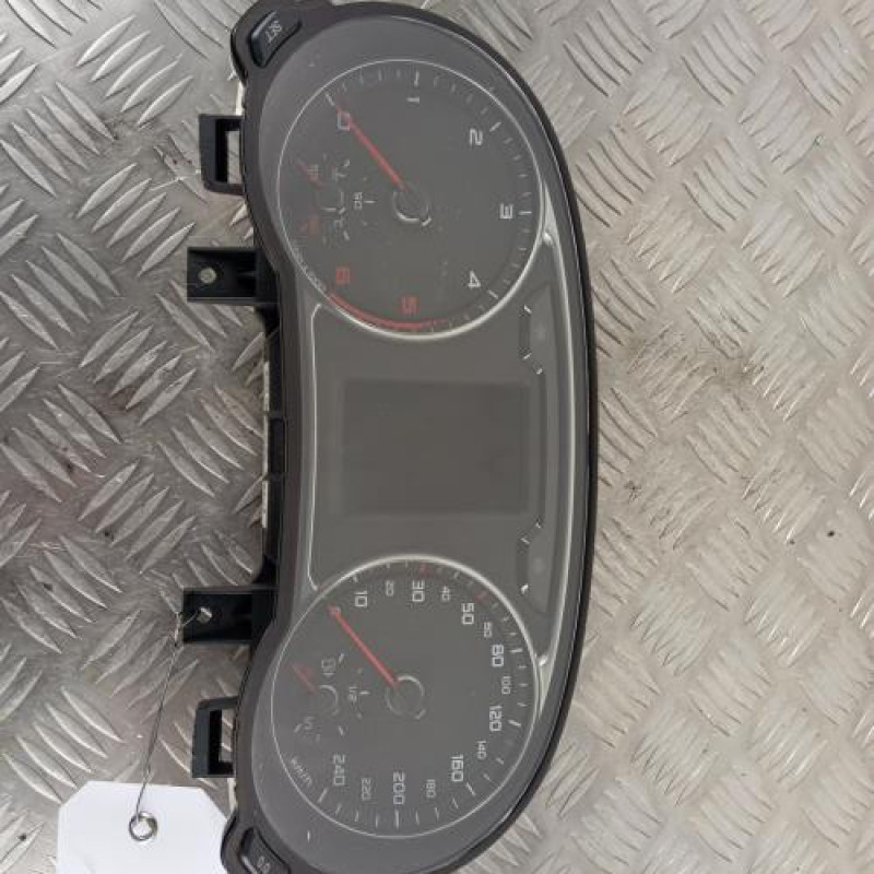 Compteur AUDI A1 1