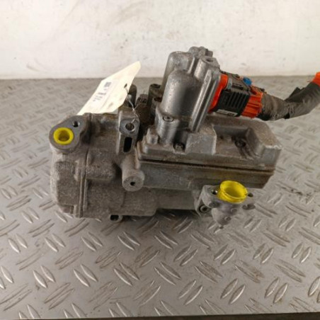 Compresseur clim RENAULT KANGOO 2 Photo n°1