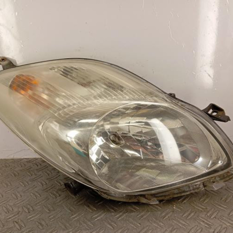Optique avant principal droit (feux)(phare) TOYOTA YARIS 2