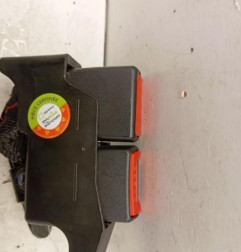 Attache ceinture arriere droit RENAULT CLIO 3 Photo n°1