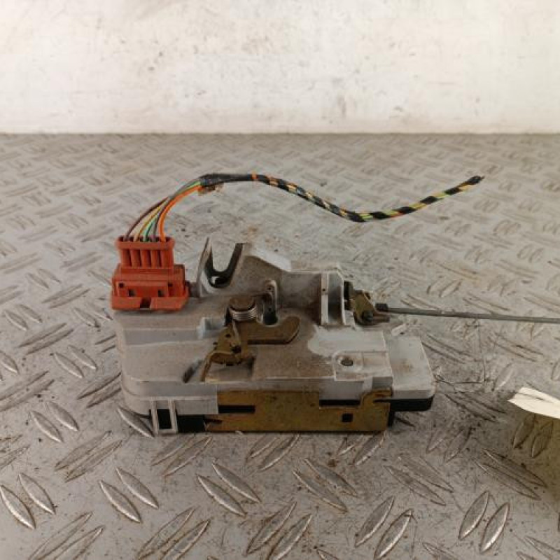 Serrure arriere droit PEUGEOT 206 Serrure arriere droit PEUGEOT 206