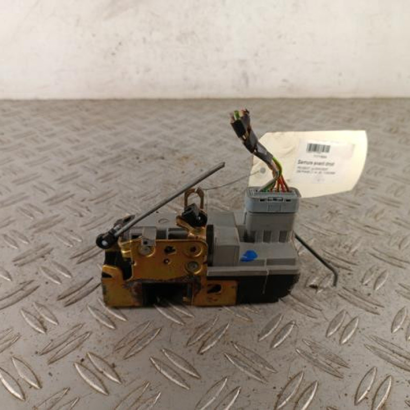 Serrure avant droit PEUGEOT 206