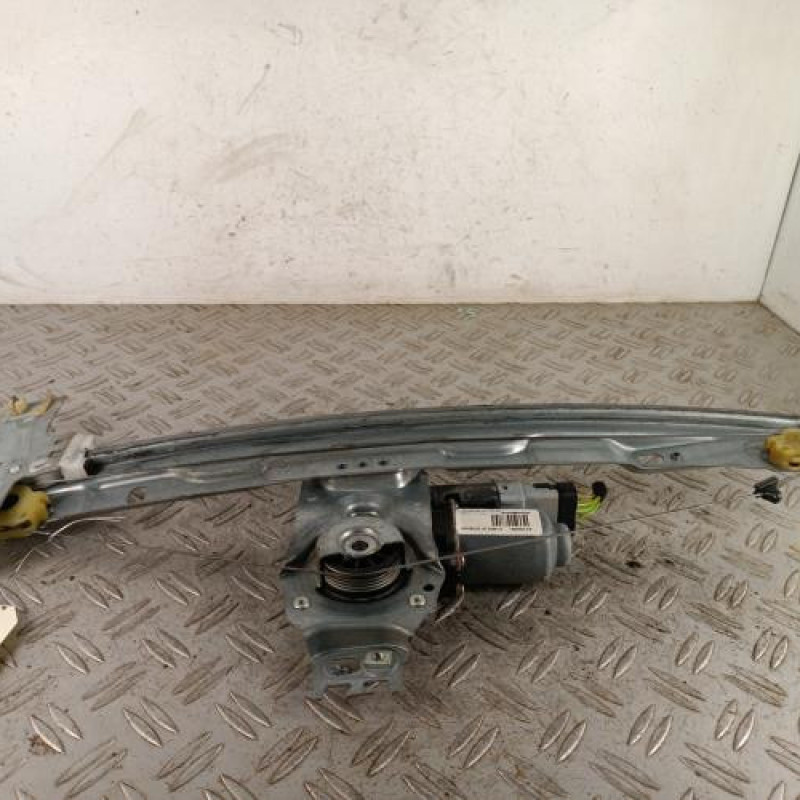 Leve vitre electrique avant gauche PEUGEOT 207