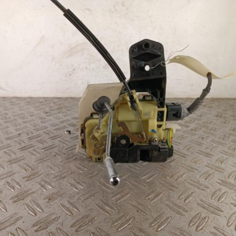 Serrure avant gauche SKODA SUPERB 1