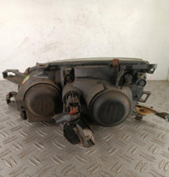 Optique avant principal droit (feux)(phare) TOYOTA AVENSIS 1