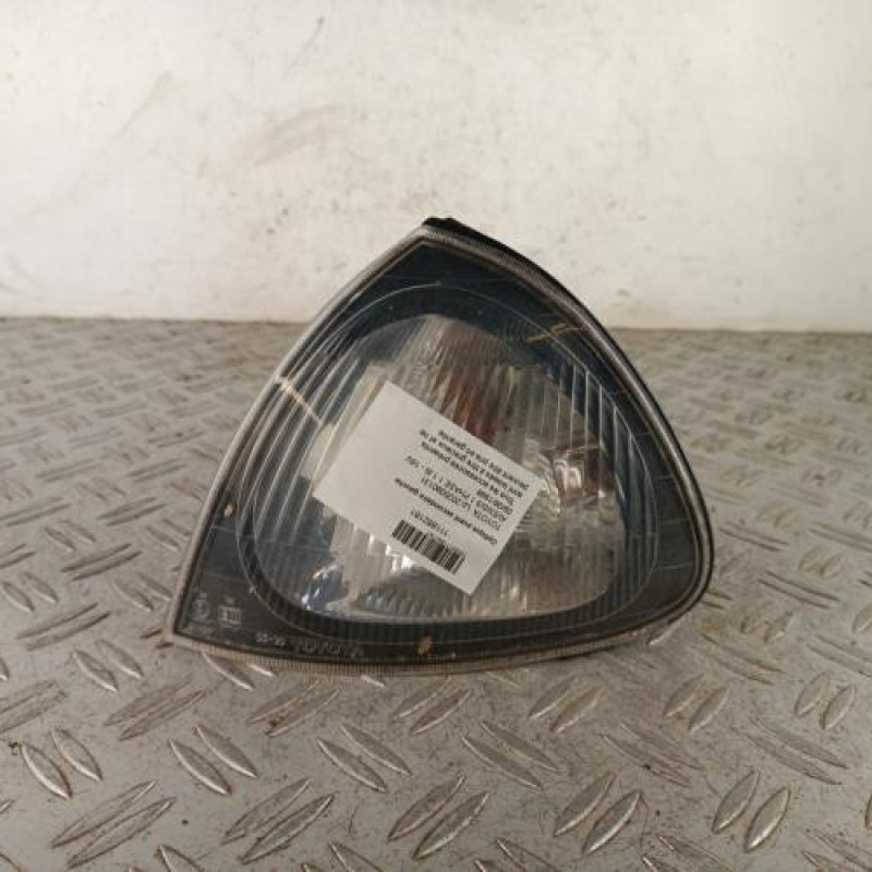Optique avant secondaire gauche (feux)(clignotant) TOYOTA AVENSIS 1
