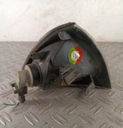 Optique avant secondaire gauche (feux)(clignotant) TOYOTA AVENSIS 1