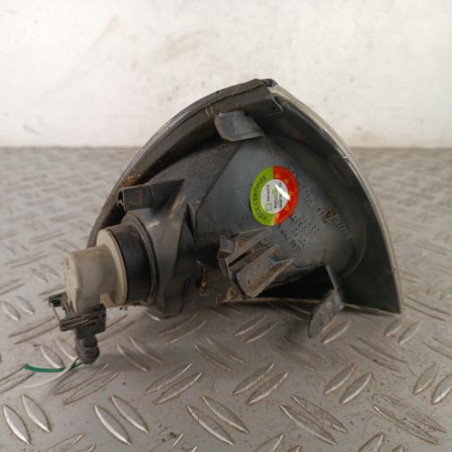 Optique avant secondaire gauche (feux)(clignotant) TOYOTA AVENSIS 1