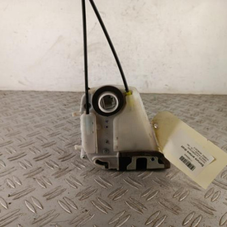 Serrure arriere droit TOYOTA YARIS 3 Photo n°1