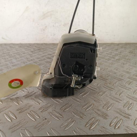 Serrure arriere droit TOYOTA YARIS 3